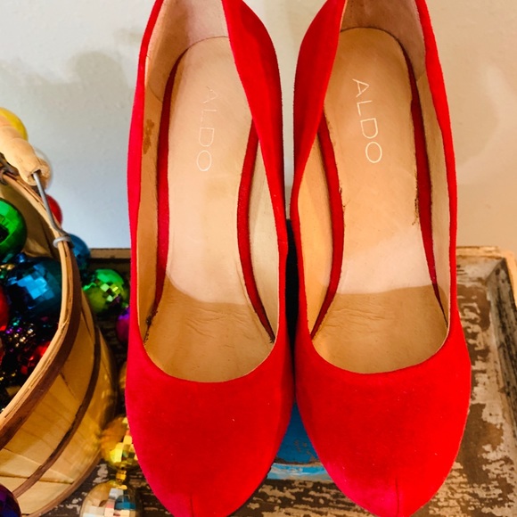 ALDO RED SUEDE WEDGES ๐ 7 - Picture 2 of 6